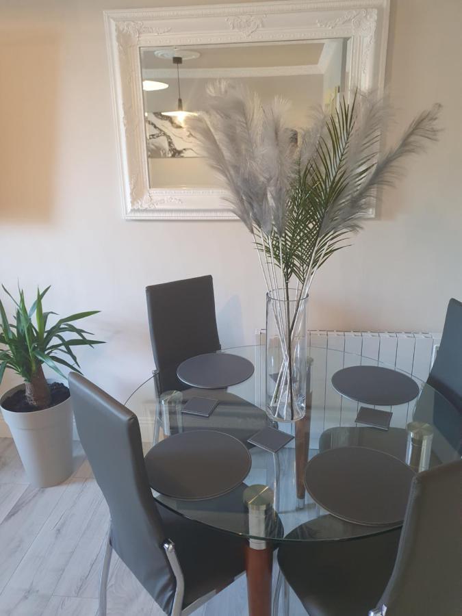 River View Apartment Suite คอร์ก ภายนอก รูปภาพ